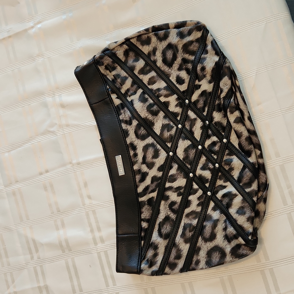print and black miche shell